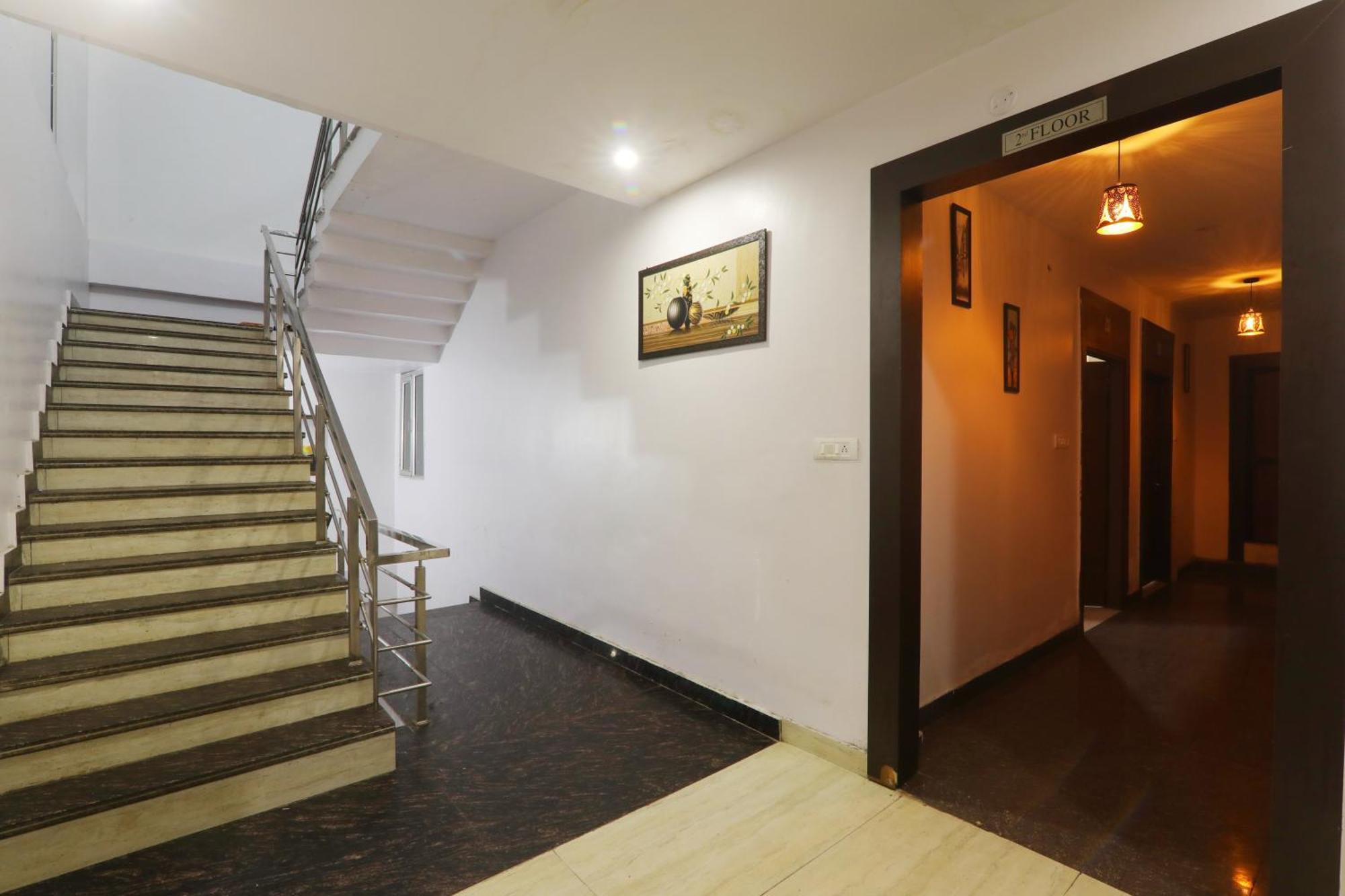 Hotel Cristelia 러크나우 외부 사진