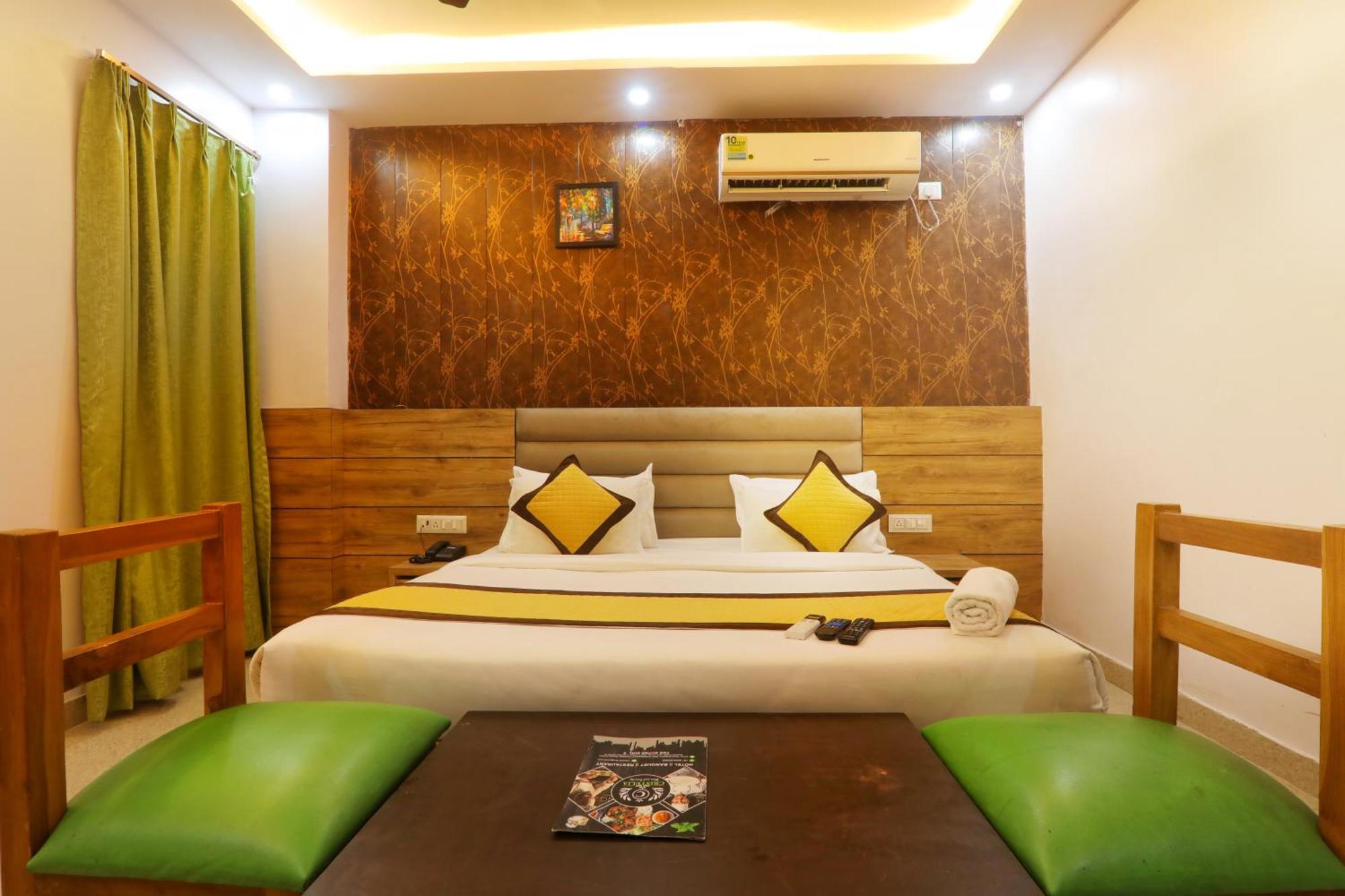 Hotel Cristelia 러크나우 외부 사진