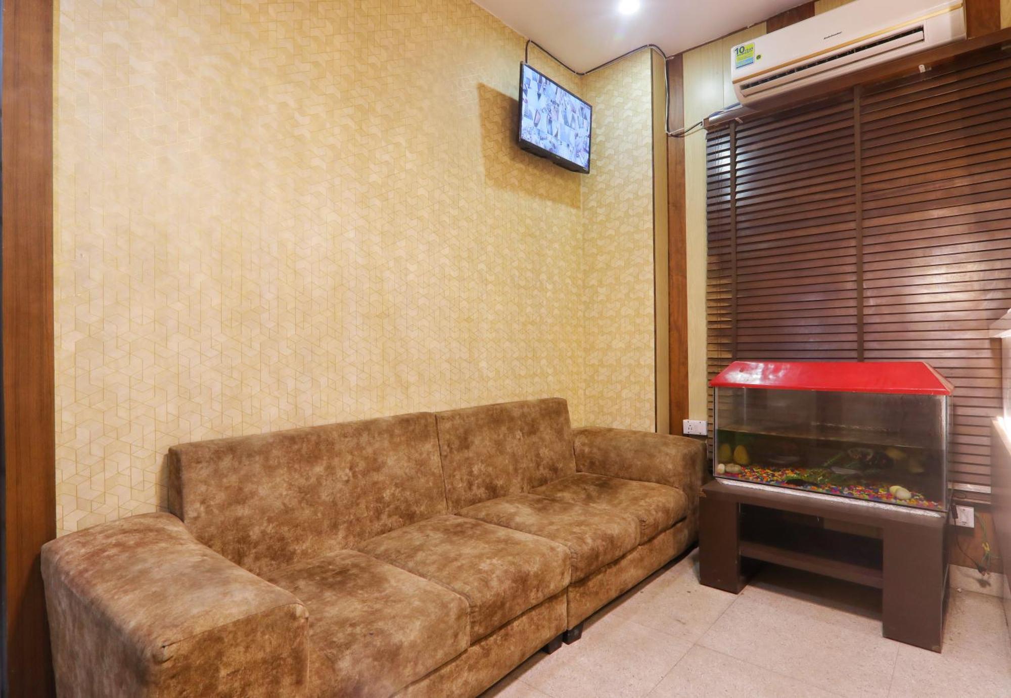 Hotel Cristelia 러크나우 외부 사진